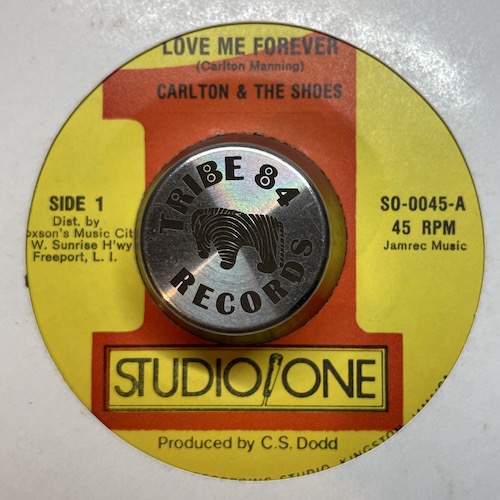 Carlton & The Shoes - Love Me Forever